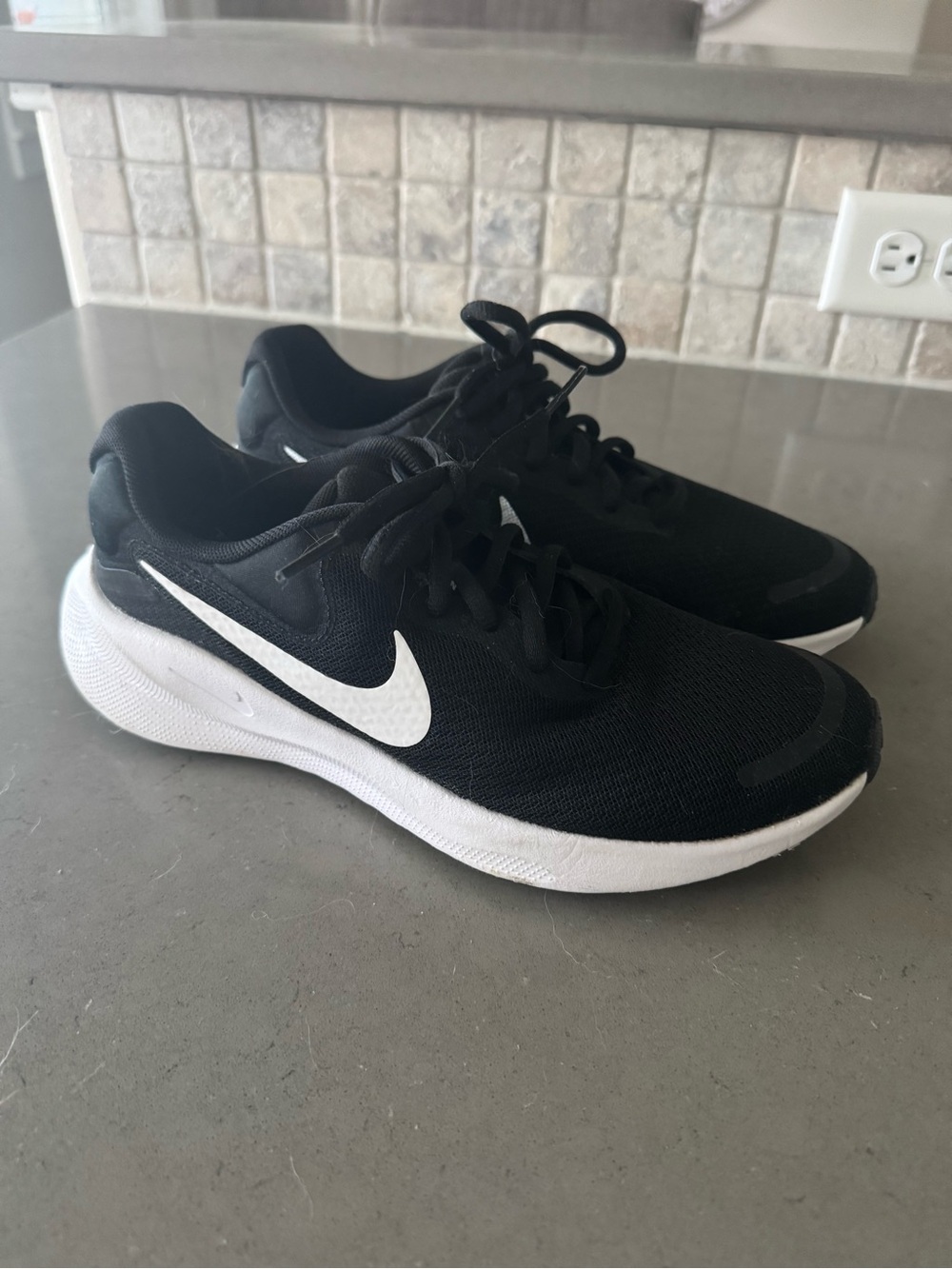 Nike Revolution 7 Women’s Running Shoes Black White FB2208-003 Size 7.5